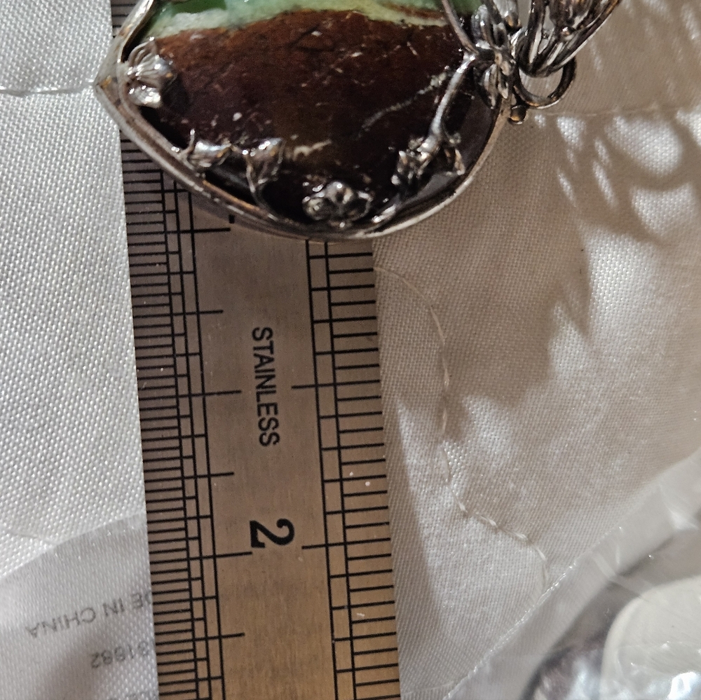 Elegant Silver and Brown Pendant Necklace - Picture 8 of 12